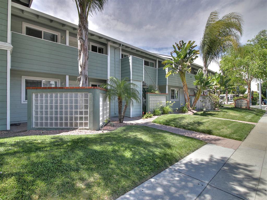 499 N Fair Oaks photo 5